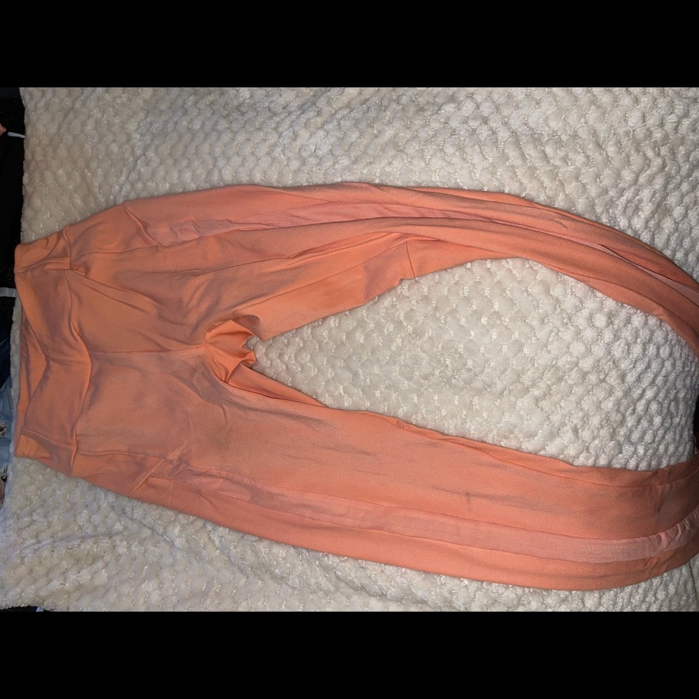 XS peach GymShark leggings